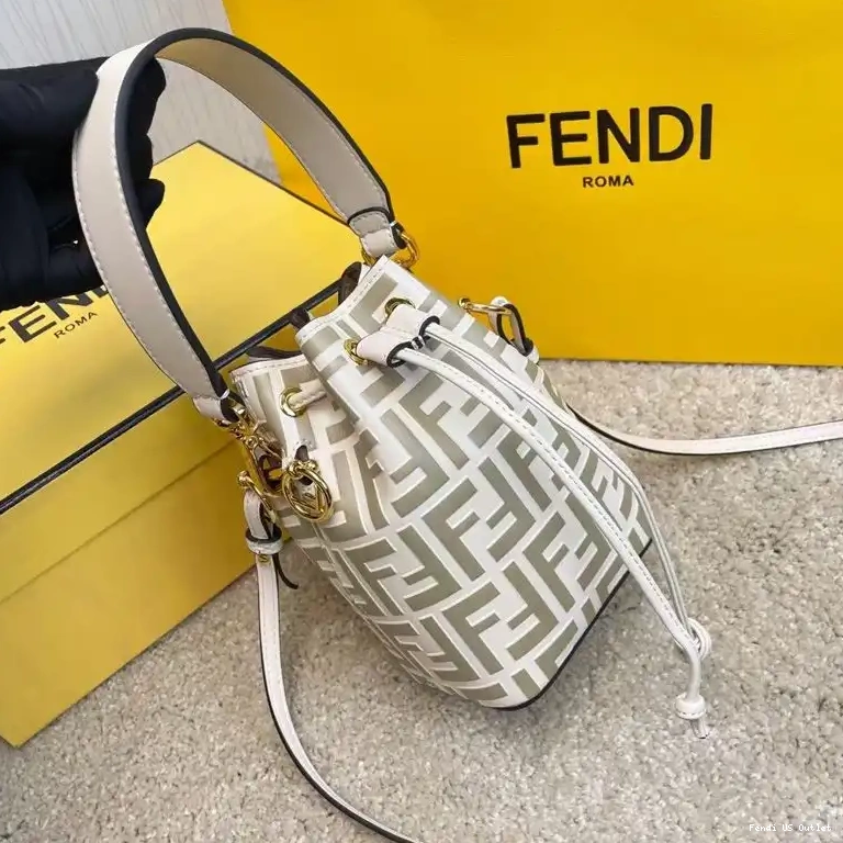 Vintage HOT Bag Mini White FF Leather Mon In Fendi Motif Calf Tresor Bucket 0412